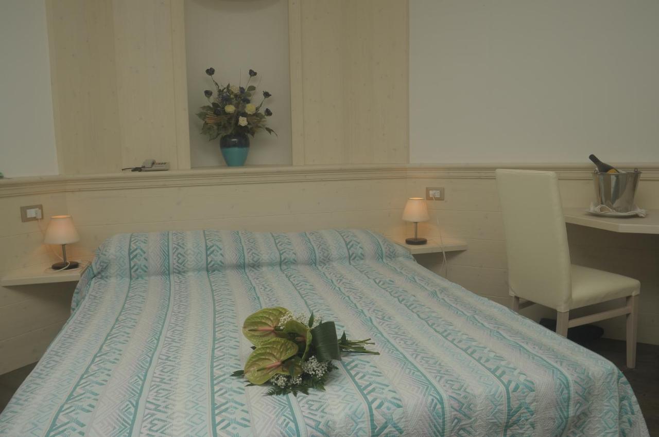 Albergo Antica Rosa Levico Terme Pokój zdjęcie